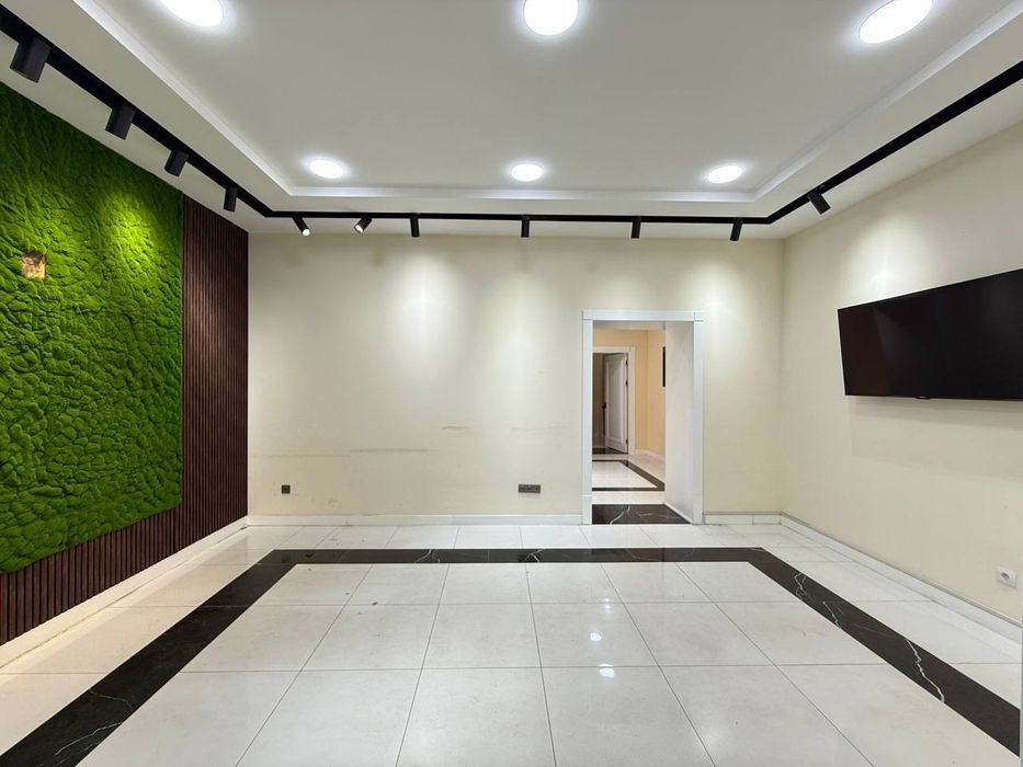 Аренда помещения в ул Аккурганская Ор Новомосковская, Старт стадион БЦ