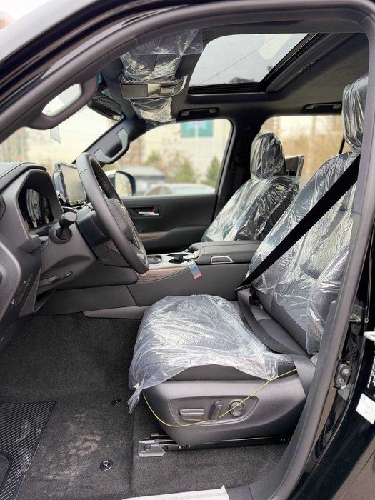 Sotuvda Toyota Land Cruiser 300  7 Mesta