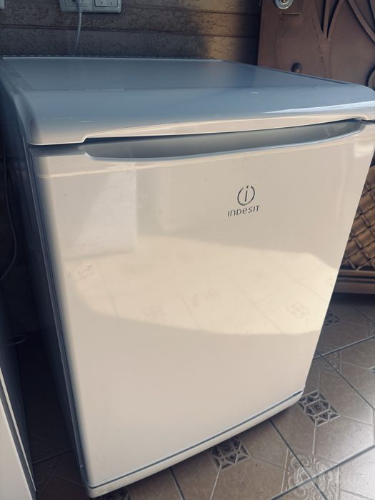 Мини-холодильник Indesit — как новый