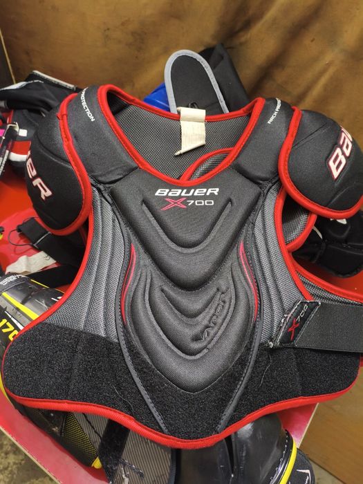 Продам хоккейную форму