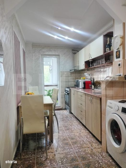 Apartament de vanzare, cu 2 camere, spatios si complet renovat, zona B
