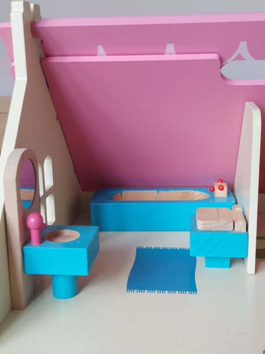 Дървена къщичка за игра