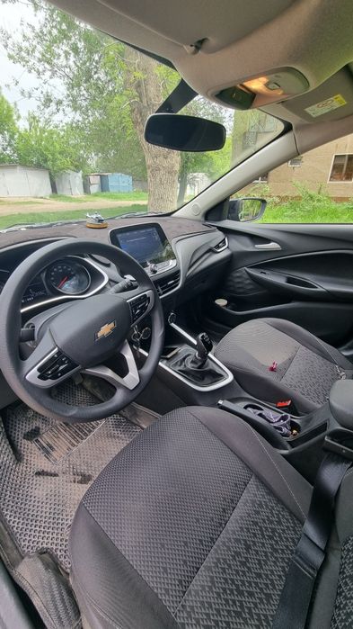 Oniks 3 pazitsiya sotiladi