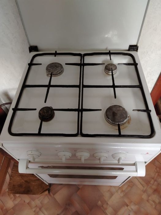 Продам газовую плиту