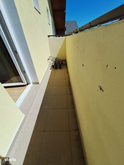 Apartament cu 3 camere, 67 mp, balcon, zona Terra