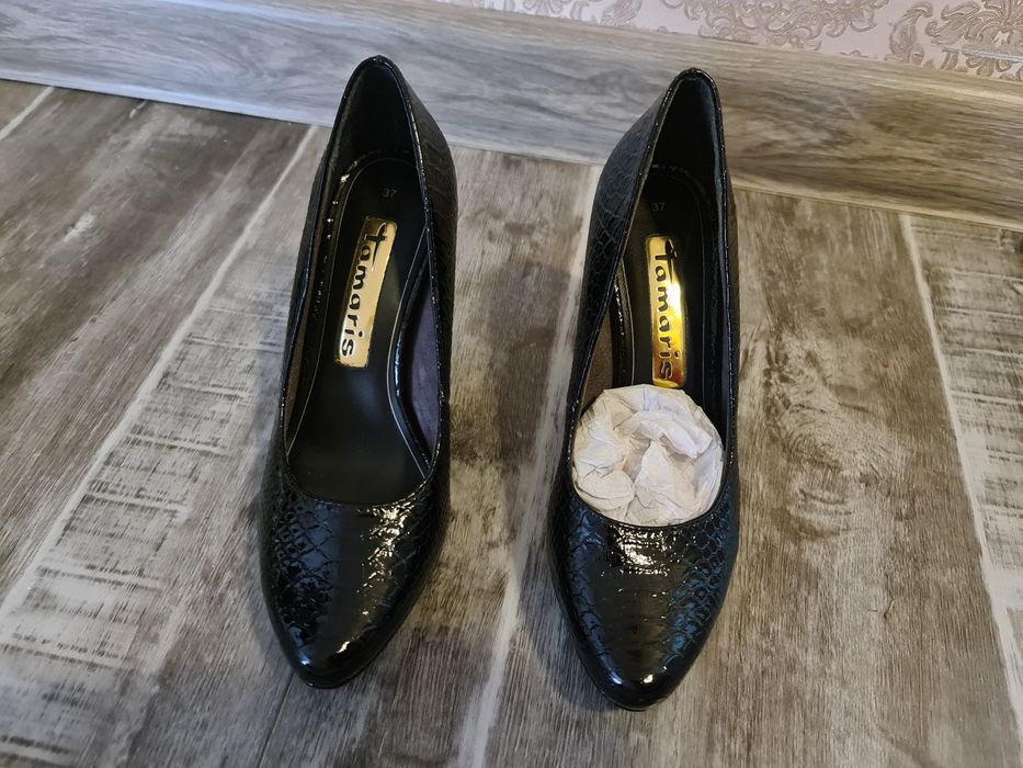 Продам женские туфли