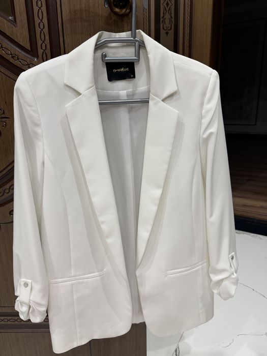 Новый пиджак в наличии, одевала 1 раз