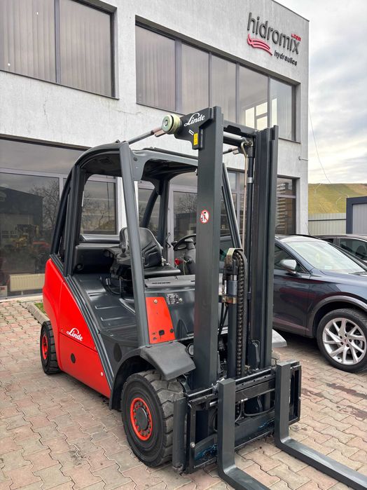 Stivuitor - Motostivuitor Linde H20T-01 GPL Anul fabricației: 2005