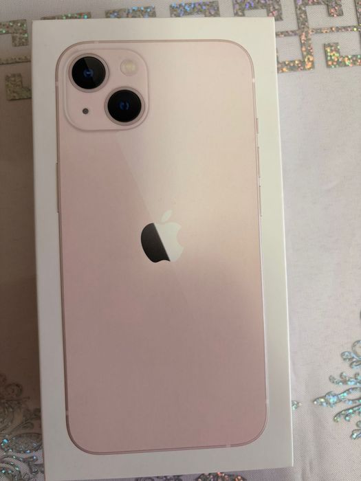 Vand Iphone 13 impecabil