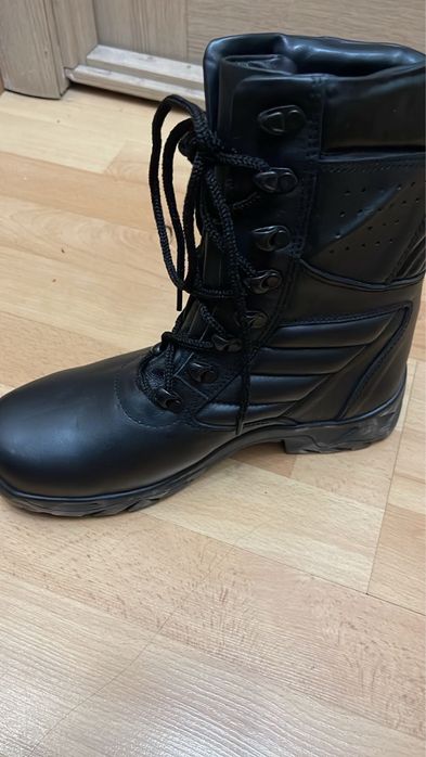 Продам берцы новые теплые