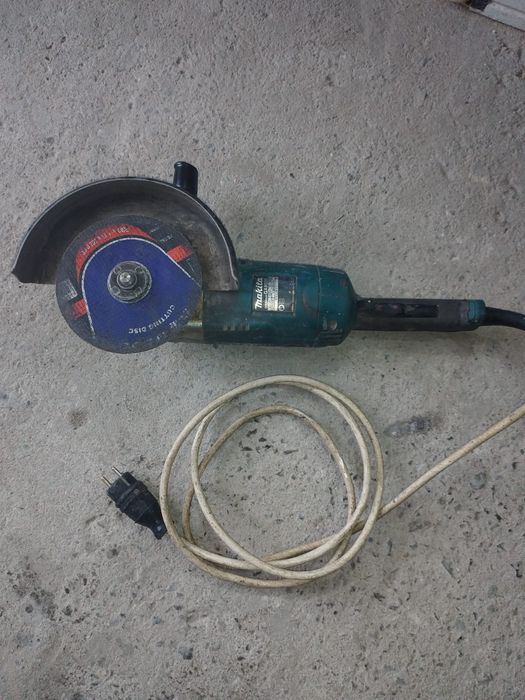 Болгарка в хорошем состояние