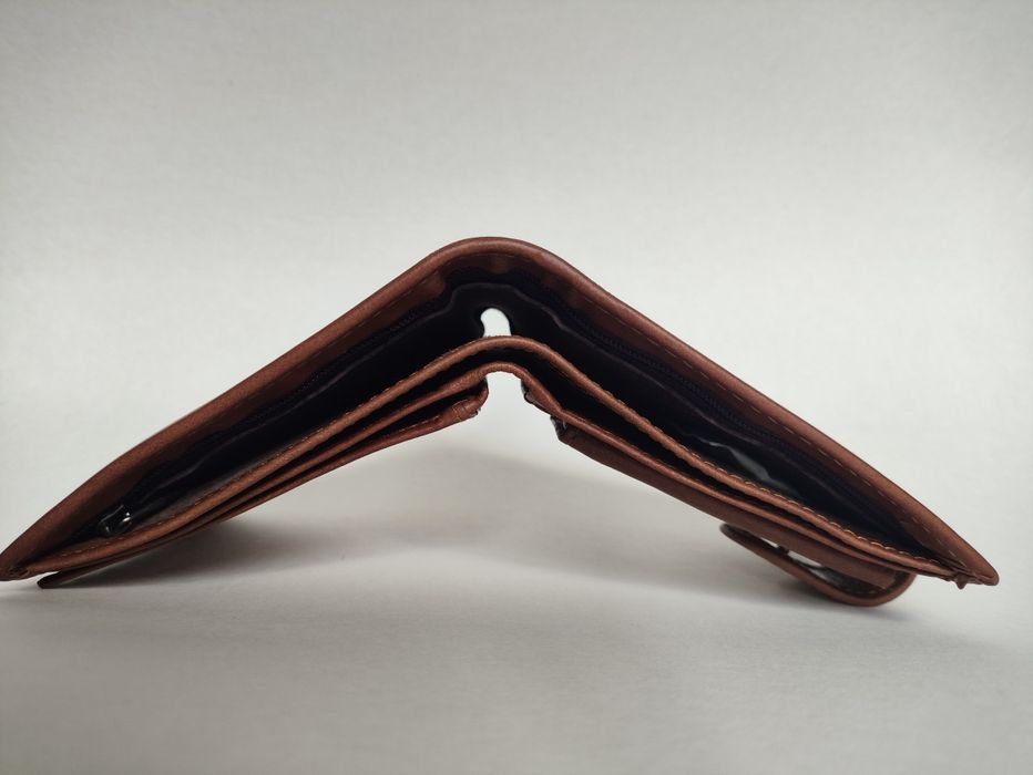 Портфейл Арт93, Неизползван, кафява кожа.