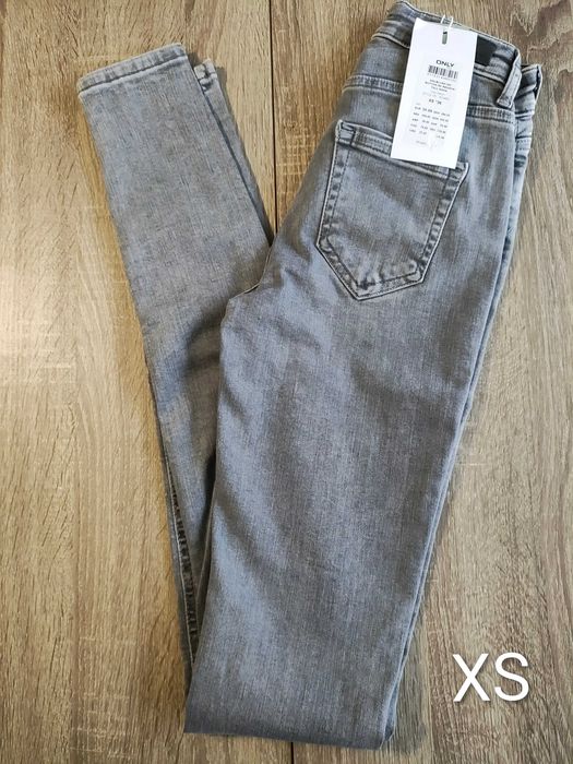 Нови маркови размер XS - лот 3  броя