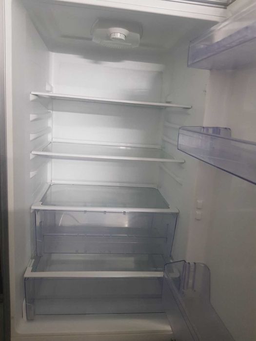 Хладилник с фризер Beko