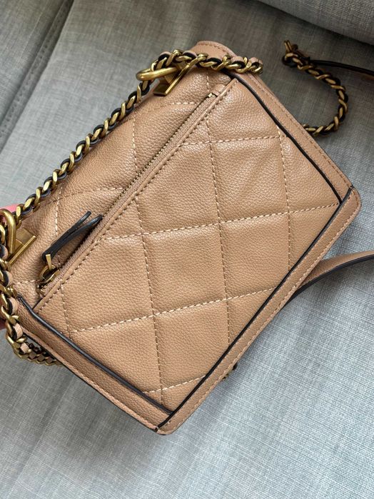 Дамска чанта Guess