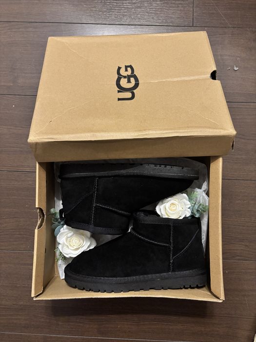 UGG Mini Boot Negru