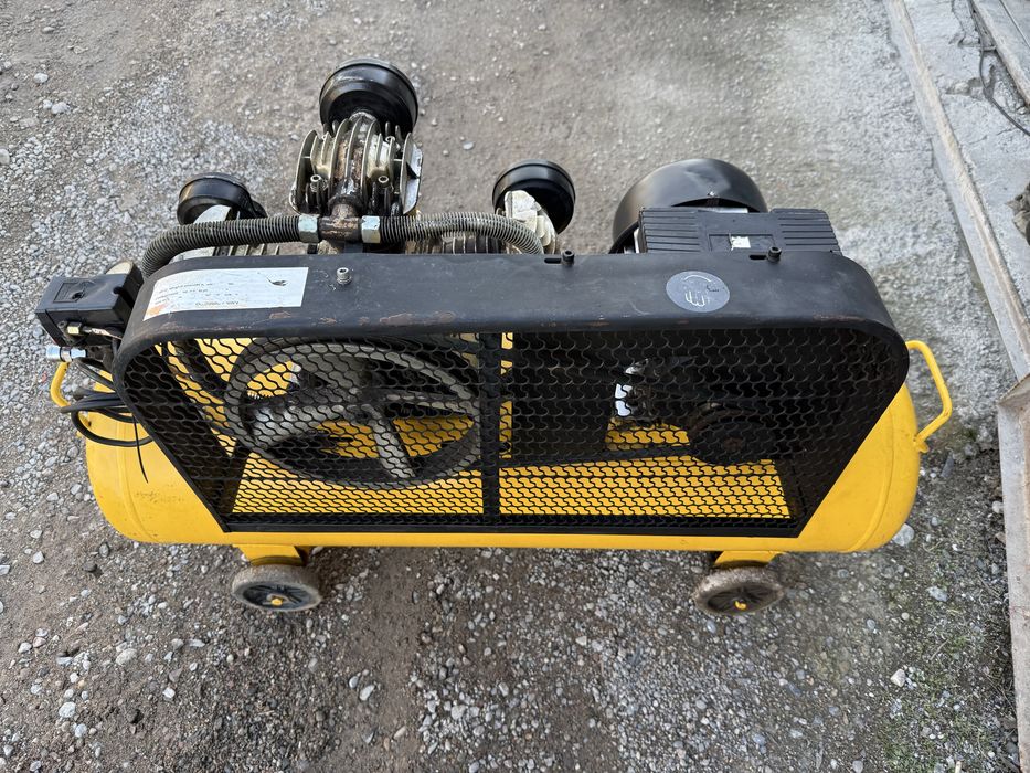 * ROLF 100L воздушный 3 поршневой V-образный компрессор в хорошем сост