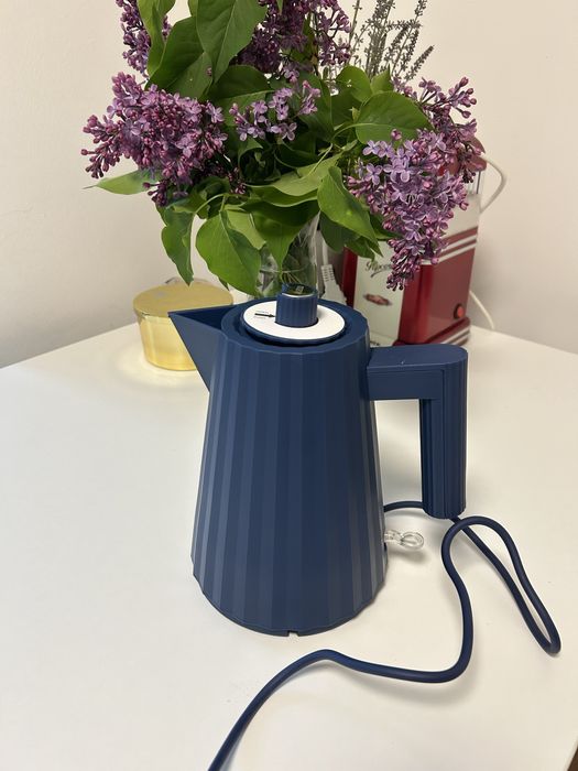 Чисто нова Електрическа кана Alessi - Plisse 2400W, 1 l, синя