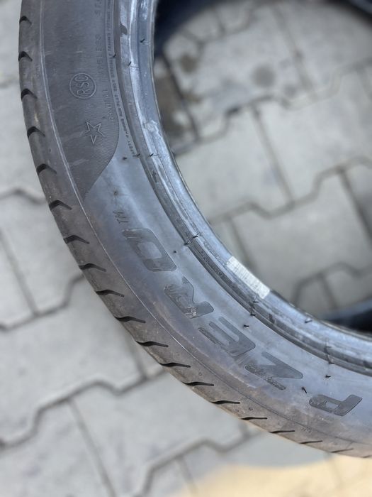 2x 275 40 19 Pirelli Pzero RUNFLAT (*)