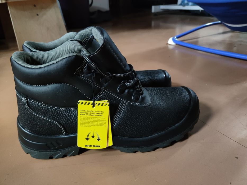 Продам ботинки рабочие