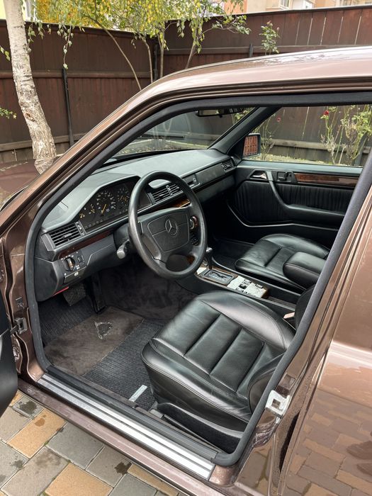 MERCEDES-BENZ E-Class 1993 — imagine 4