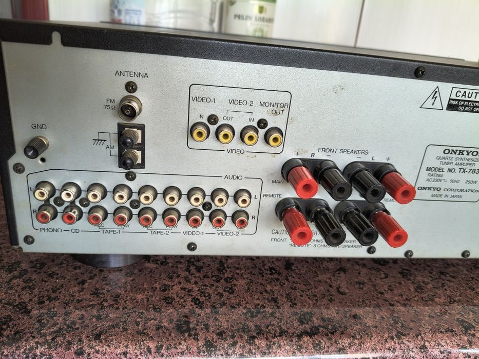 ONKYO.Тунер усилвател.