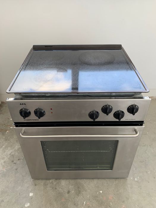 Фурна с витро плот AEG