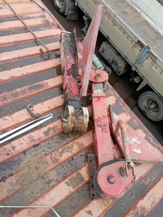 Продам опоры полуприцепа