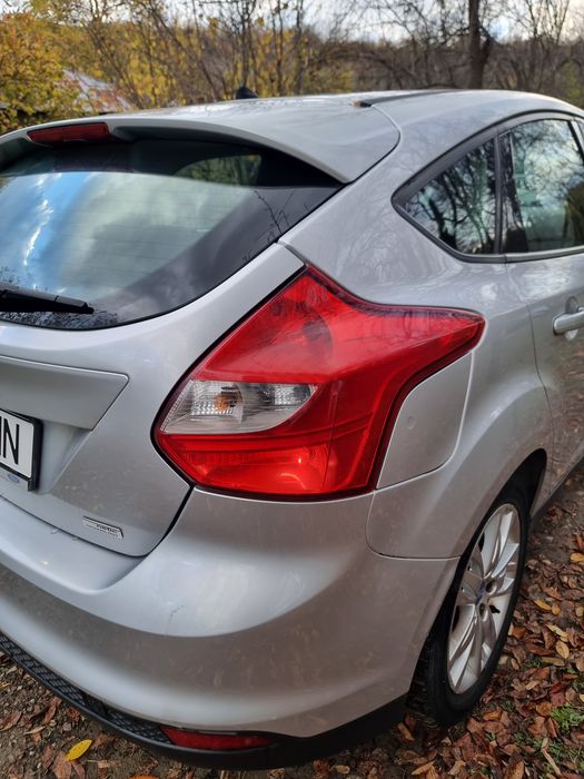 Stop de frana dreapta Ford Focus mk3 hatchback
