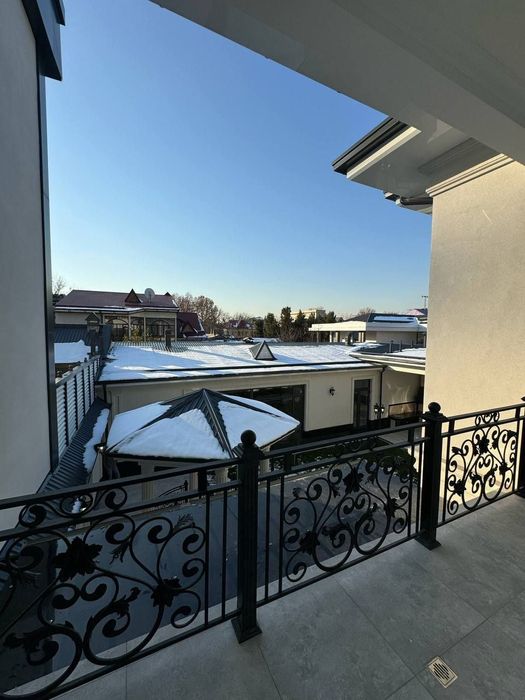 Продаётся дом на улице Никитина, МирзоУлугбекский р-н,3 уровня
