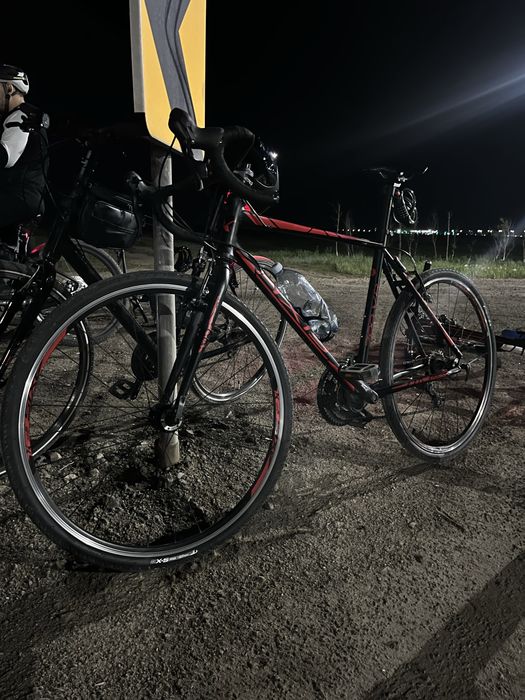 Шоссейный велосипед AXIS 700VR