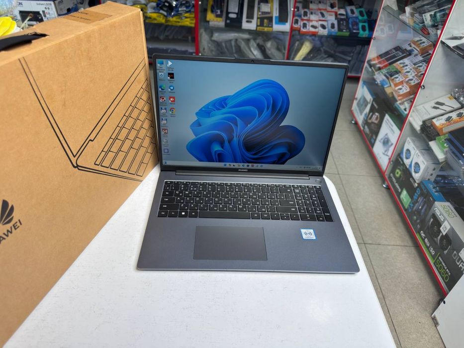 Huawei i5 13420H atiga 1 kun ishlagan