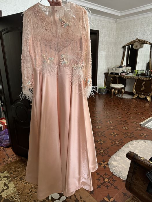 Вечерние платья.