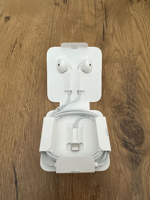 Оригинални Apple EarPods слушалки тапи с lightning конектор – НОВИ