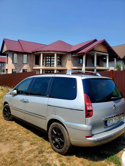 Mașina cu 7 locuri de familie