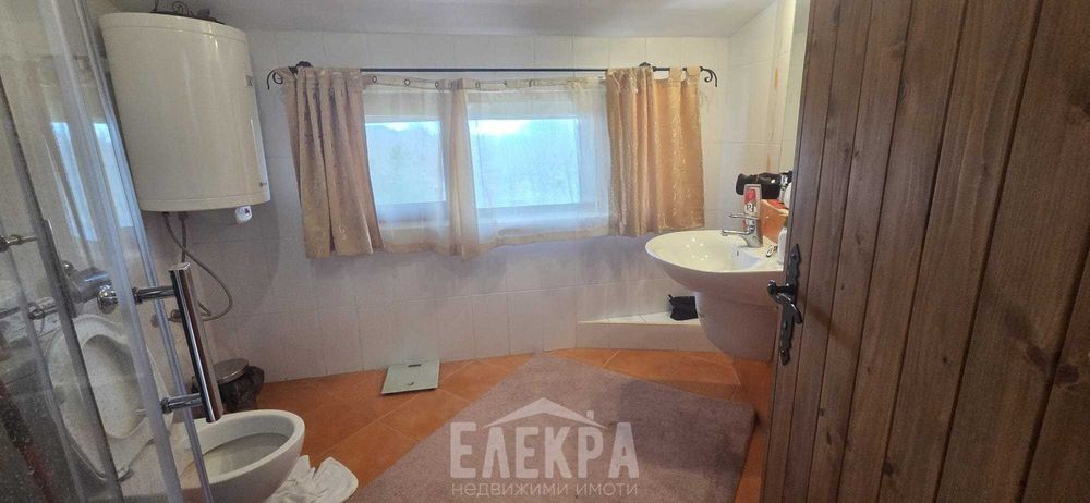 Продава се Къща в Варна, Център - 168 кв.м за 425 €/кв.м - Снимка #4