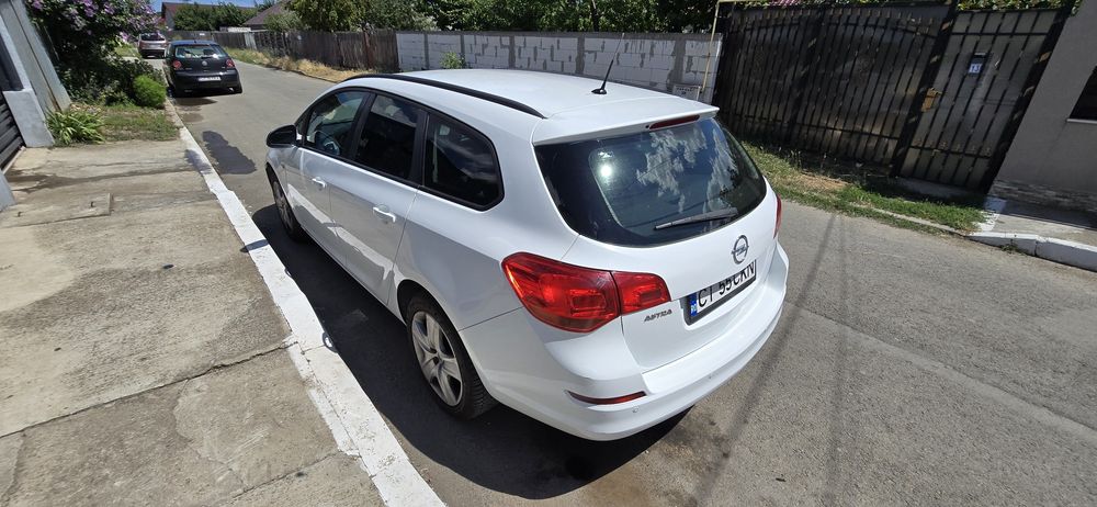 OPEL Astra 2011 — imagine 4