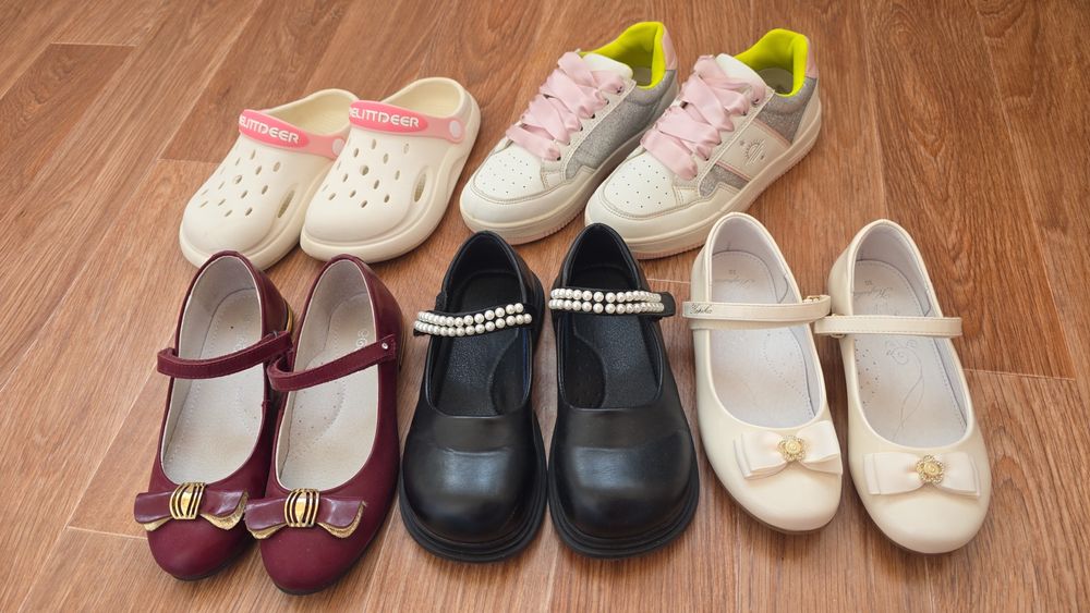 Продам детскую обувь