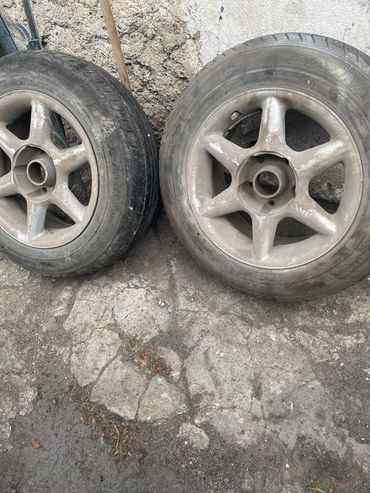 Продам шины с дисками на бмв е34 недорого