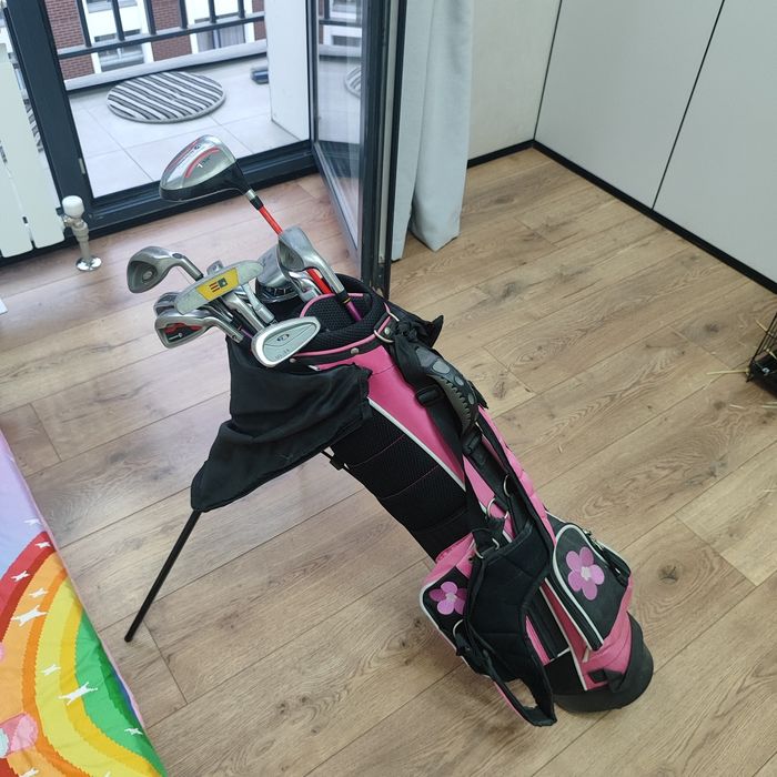 Продаем набор клюшек для гольфа