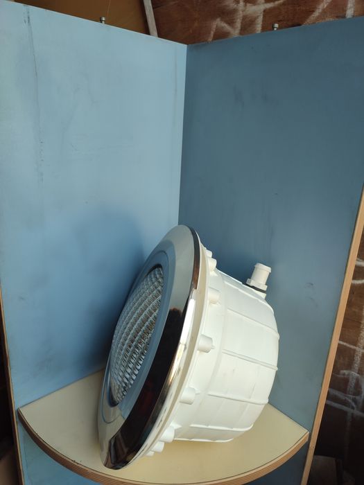 Фонарь для бассейна