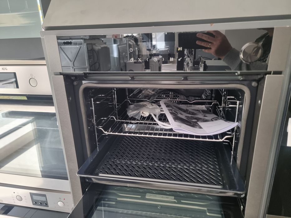 Фурна за вграждане NEFF B6AVJ7AG3 с Пара, Пиролиза и Slide&Hide врата
