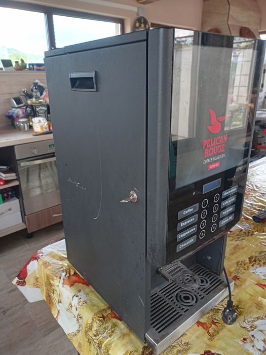 Продавам кафе машина в отлично състояние