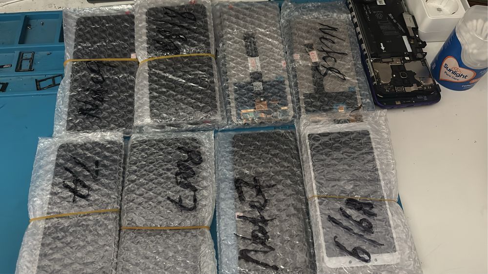 Продам дисплеи redmi и samsung