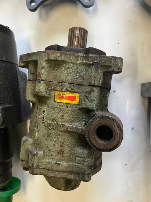 продавам авточасти за перкинс 3 и 4 цилиндъра