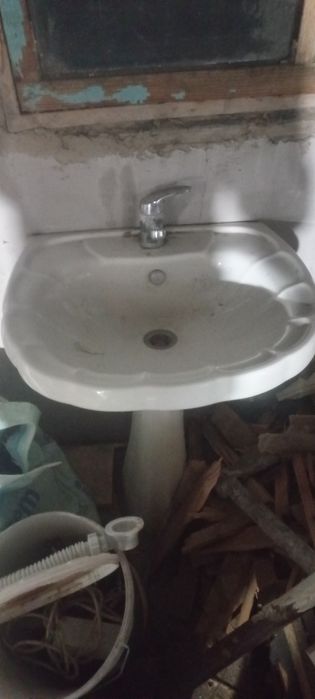 Раковина бу по 8000.