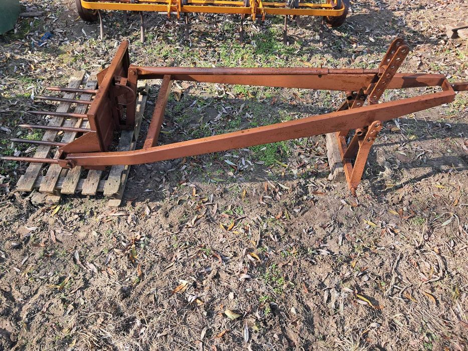 incarcator cu furci in tiranti