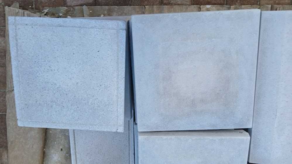 Vând capace de gard și stâlp model LEIER