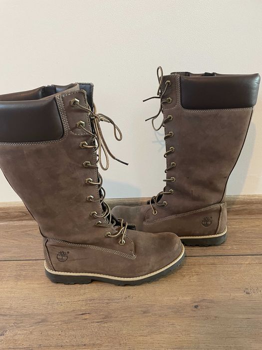 Продавам дамски ботуши Timberland и боти Mustang