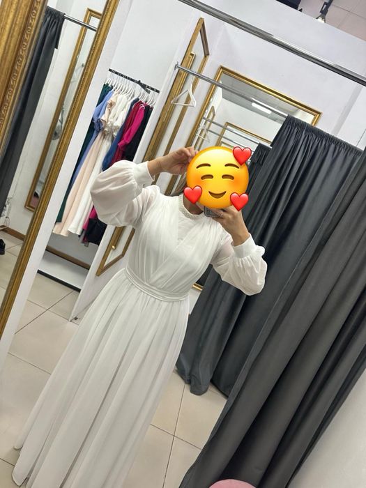 Элегантное белое платье